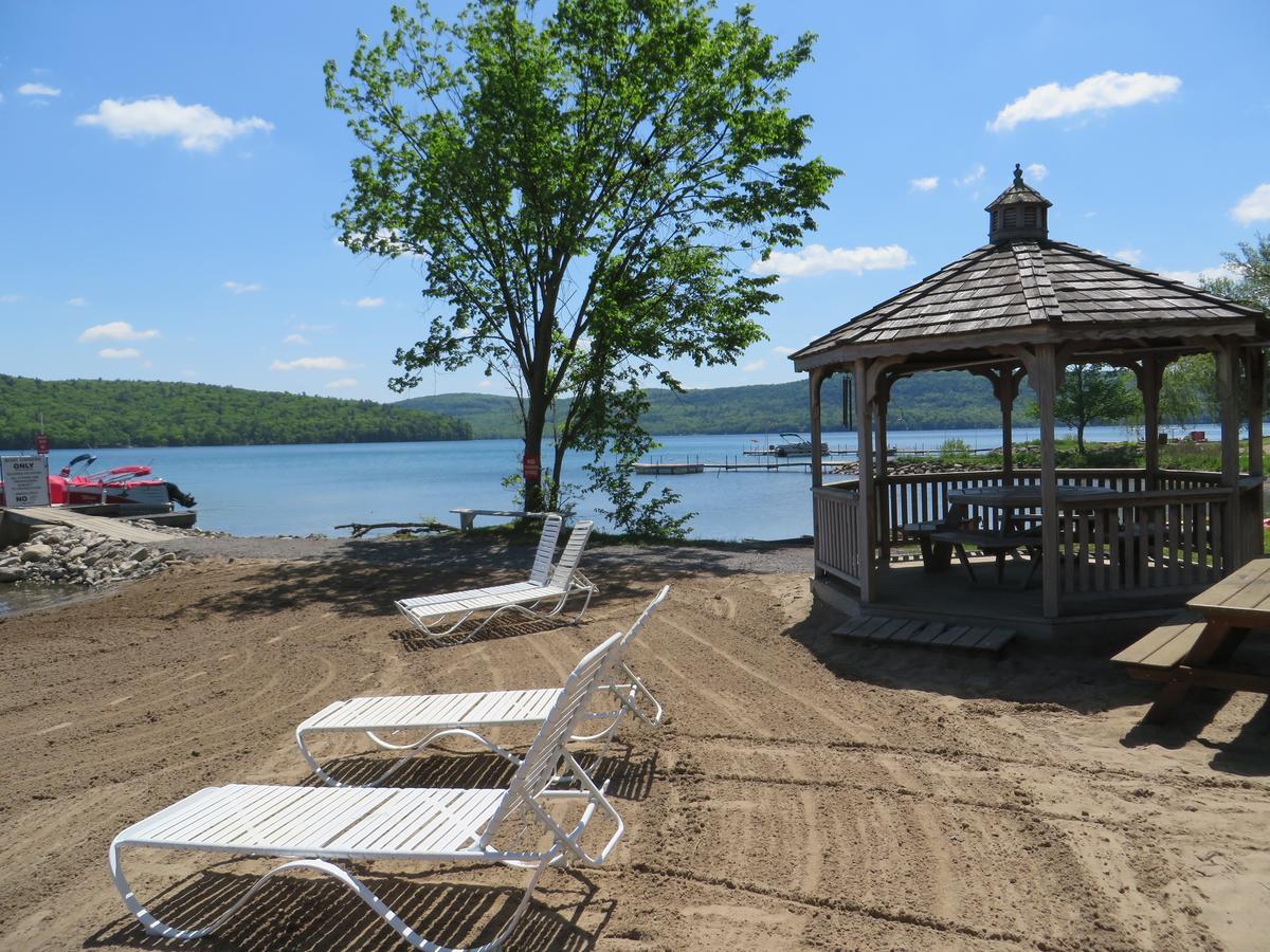 Bayside Inn & Marina Cooperstown Exterior photo